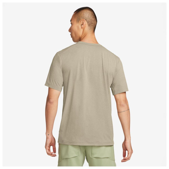 Nike Ανδρική κοντομάνικη μπλούζα Hyverse Dri-FIT UV Versatile Top Nike Ανδρική κοντομάνικη μπλούζα Hyverse Dri-FIT UV Versatile Top